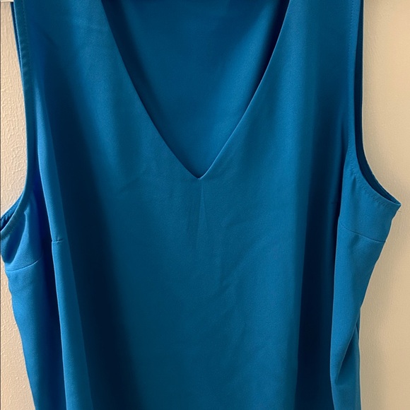 Nine West Vibrant Blue V-Neck Tank Top - Picture 6 of 12